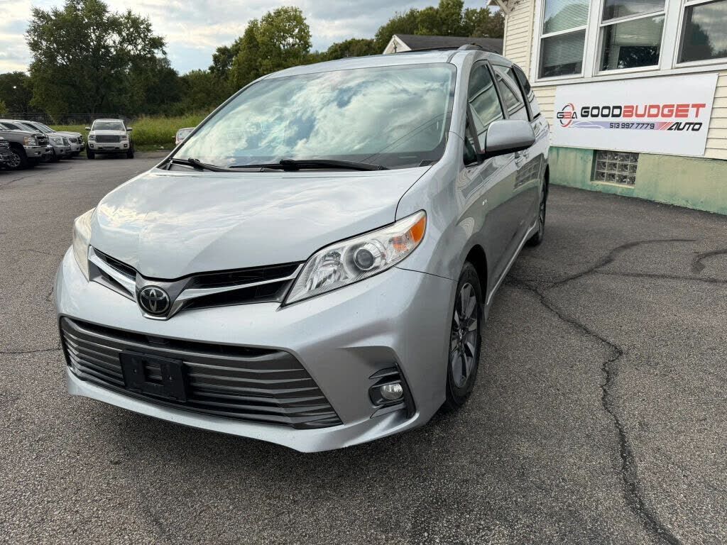 2019 TOYOTA Sienna