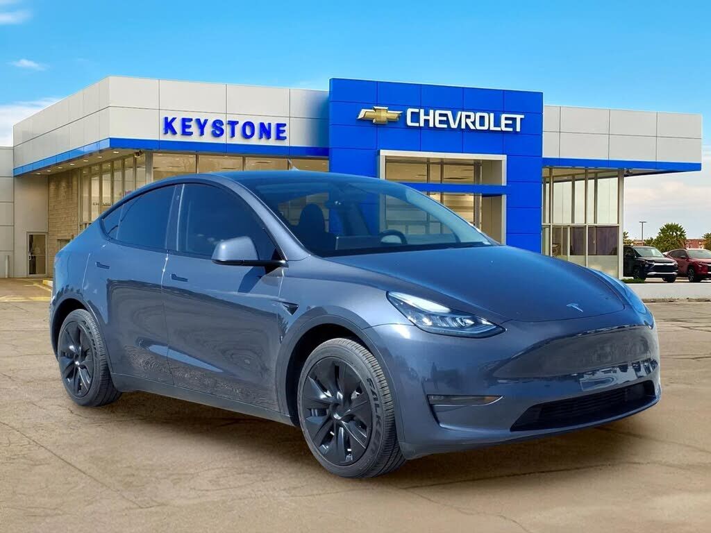 2023 TESLA Model Y