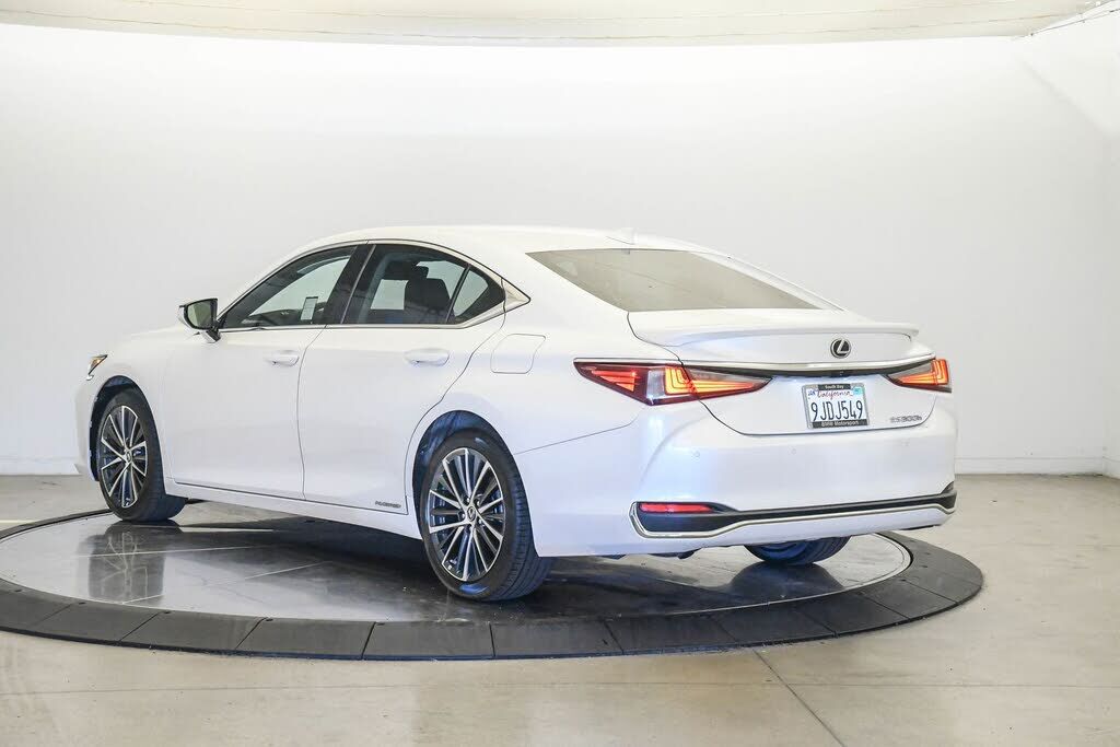 2022 Lexus ES