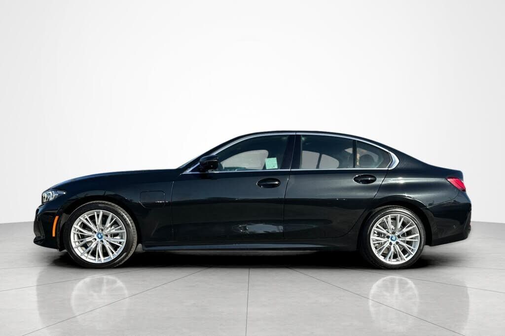 2024 BMW 330e