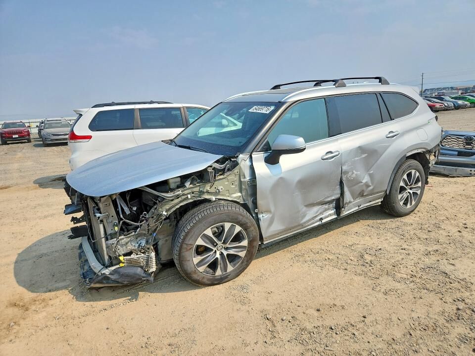 2021 TOYOTA Highlander