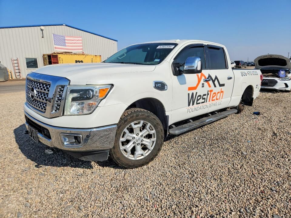 2017 NISSAN Titan