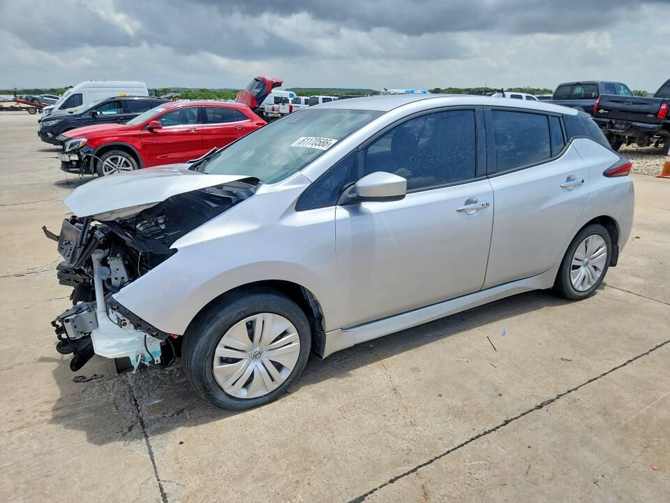 2025 NISSAN Leaf