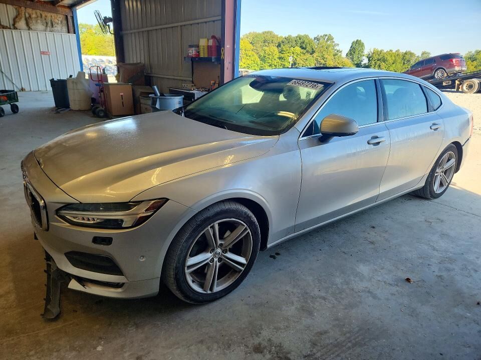 2018 VOLVO S90