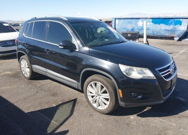 2011 VOLKSWAGEN Tiguan