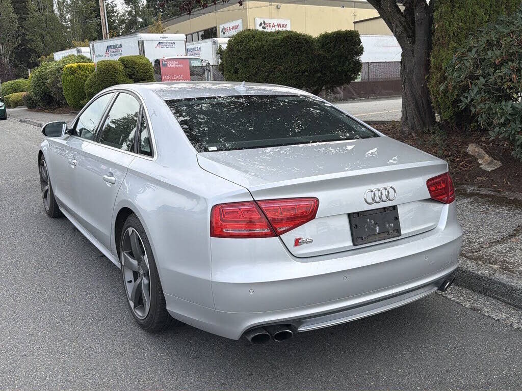 2013 Audi S8