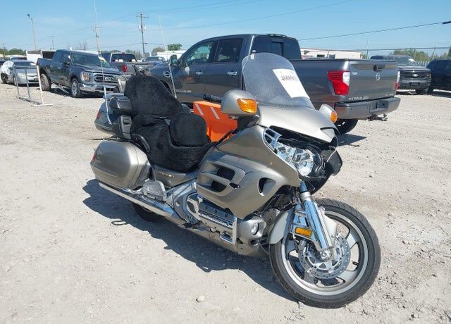 2002 HONDA GL1800