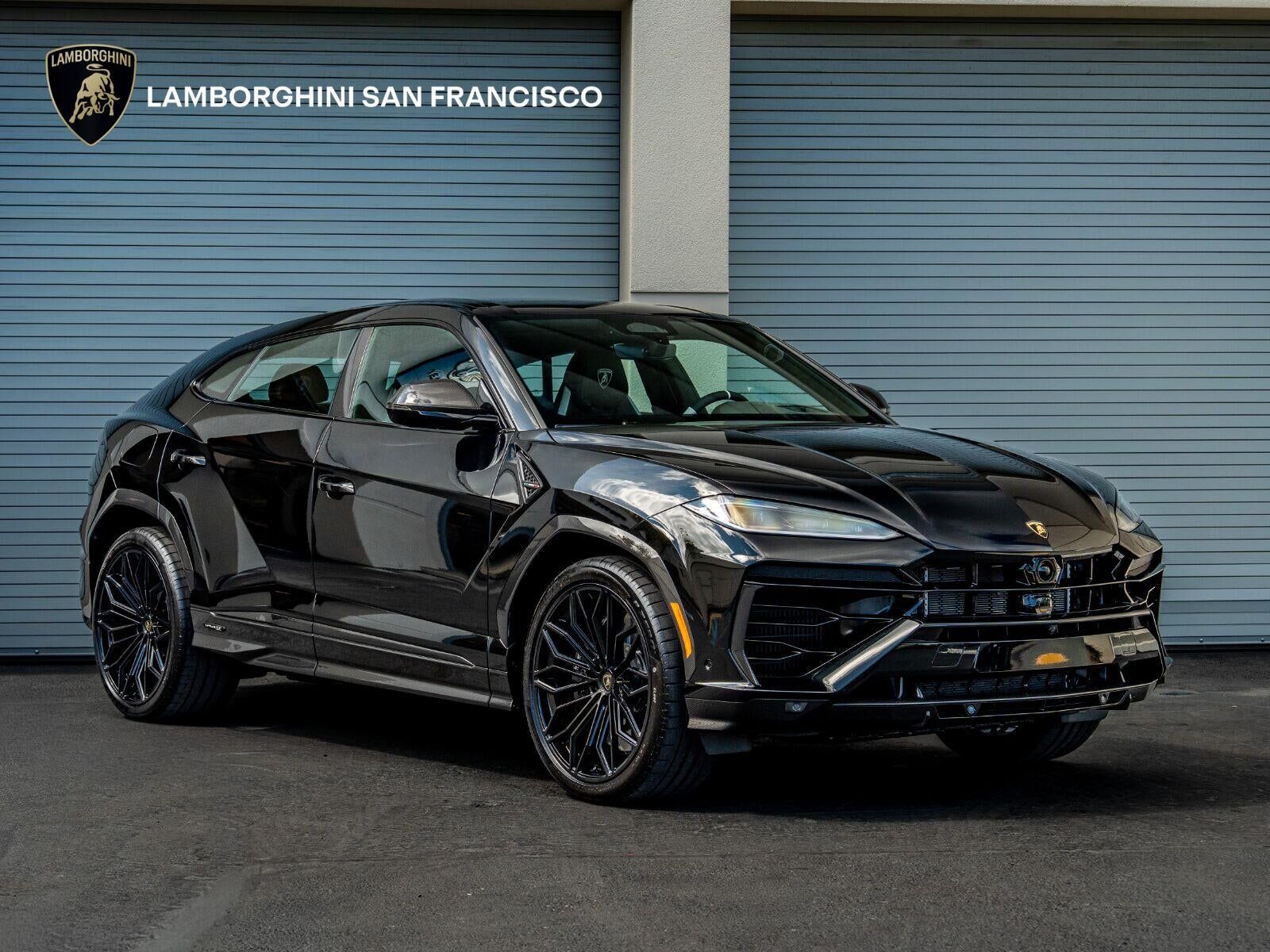 2026 LAMBORGHINI URUS