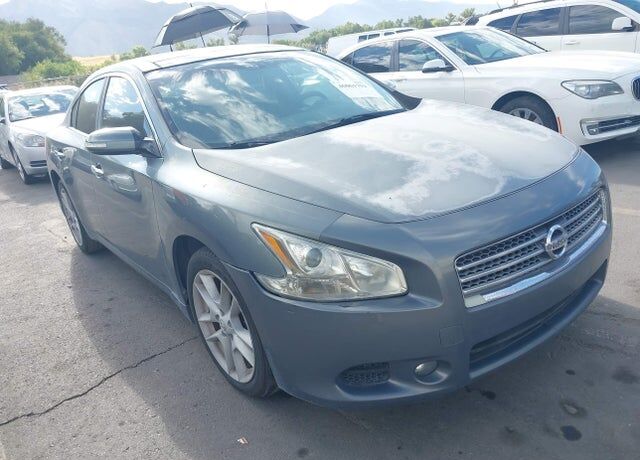 2011 NISSAN Maxima