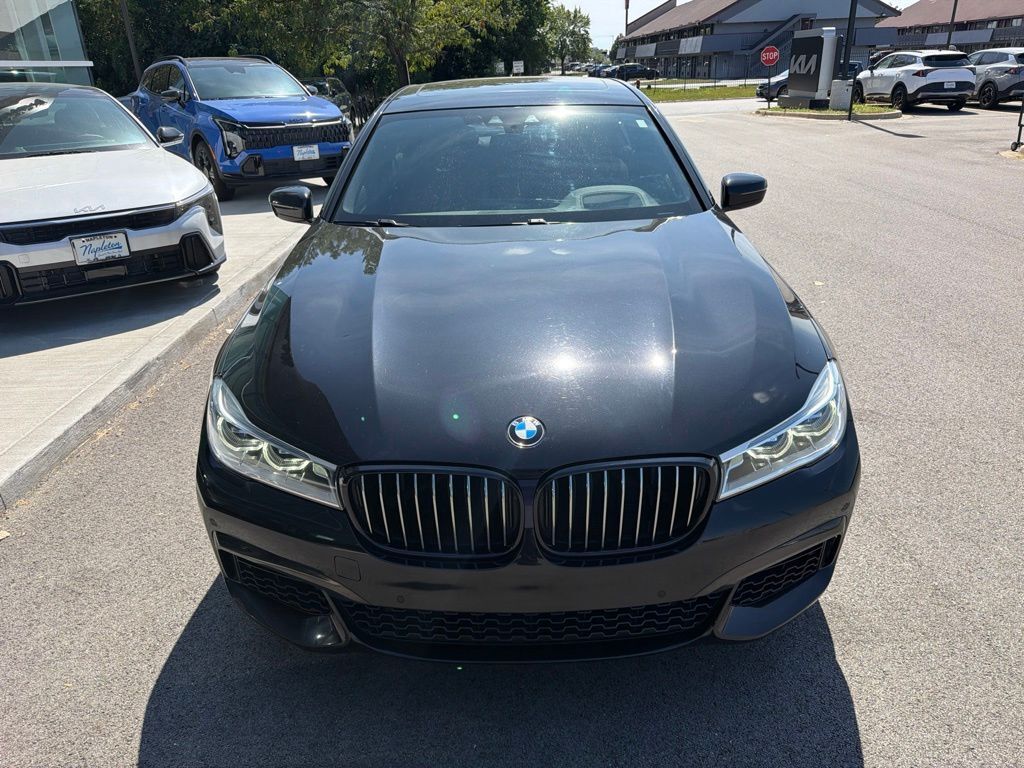 2019 BMW 750i / B7