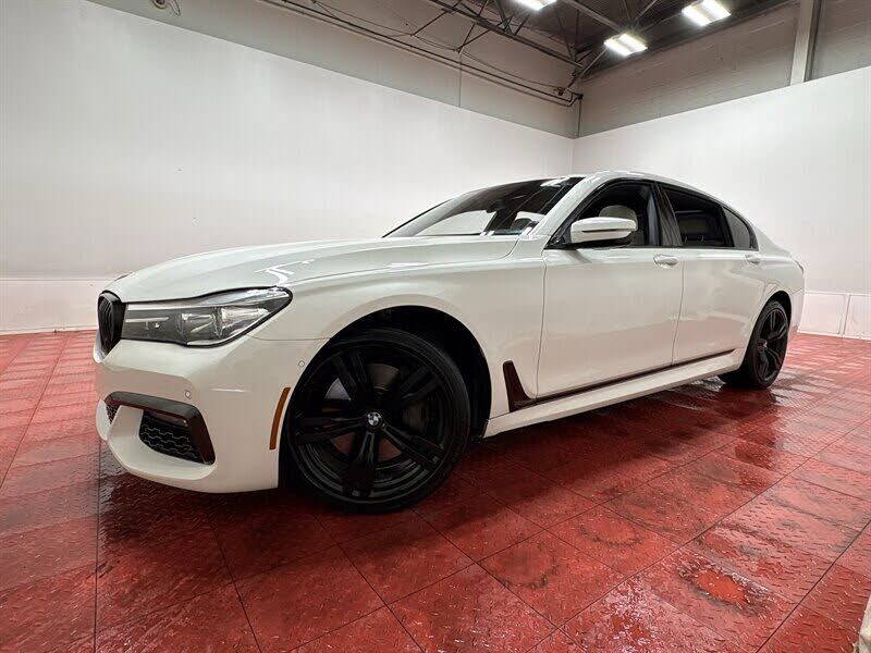 2016 BMW 740i