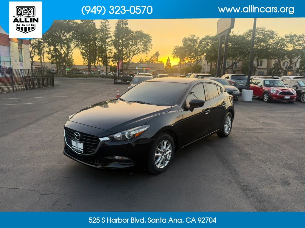 2017 MAZDA Mazda3