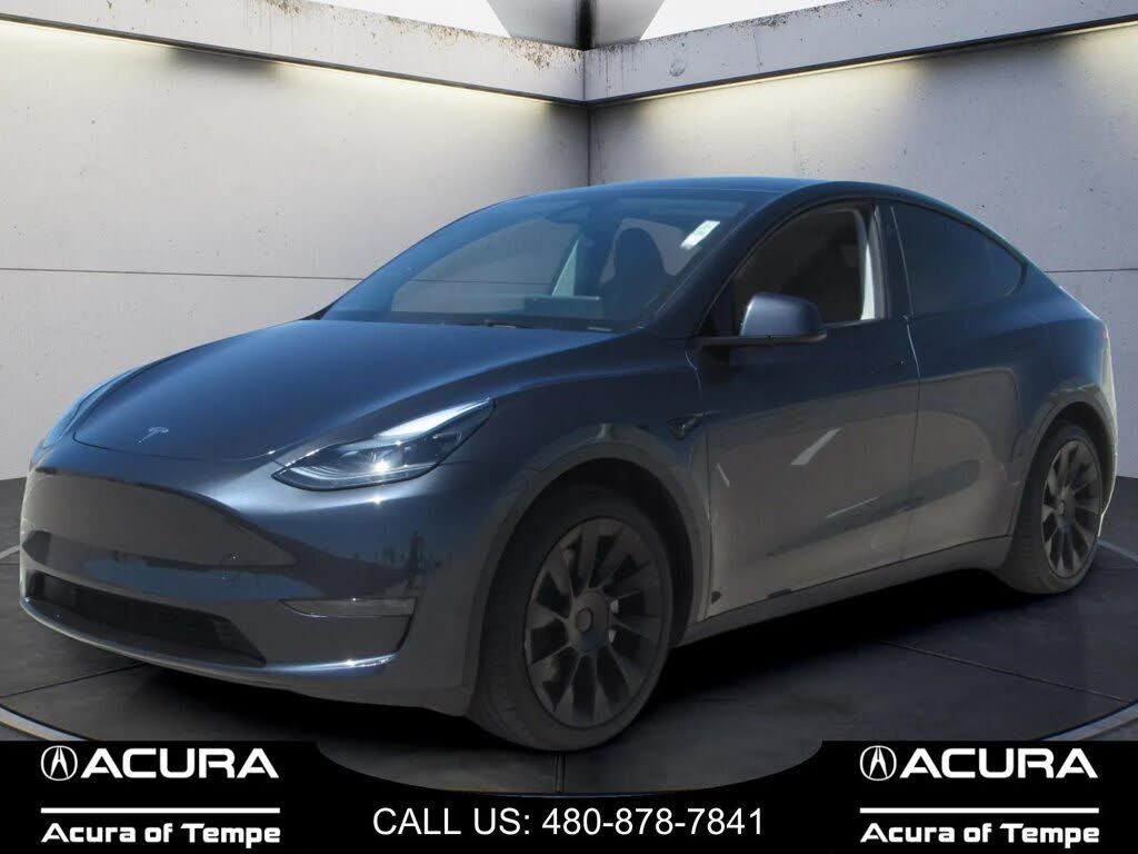 2025 TESLA Model Y