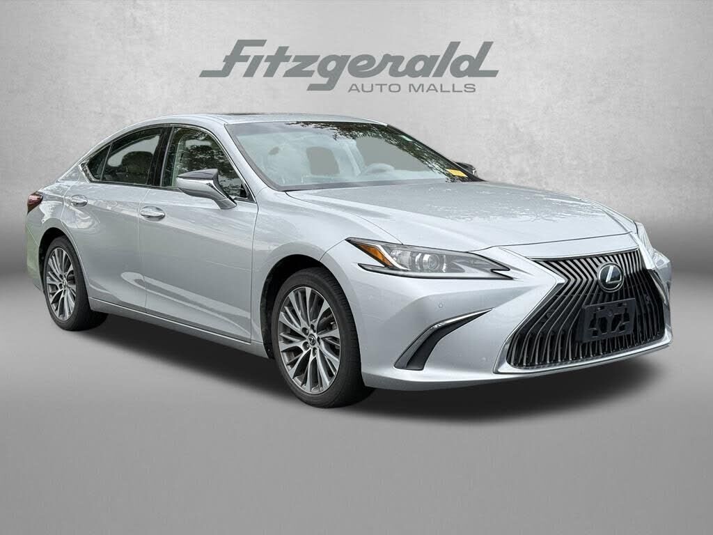 2019 LEXUS ES
