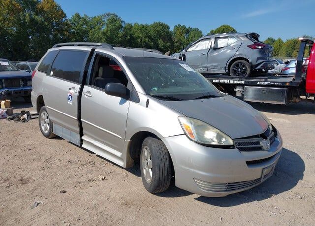 2004 TOYOTA Sienna