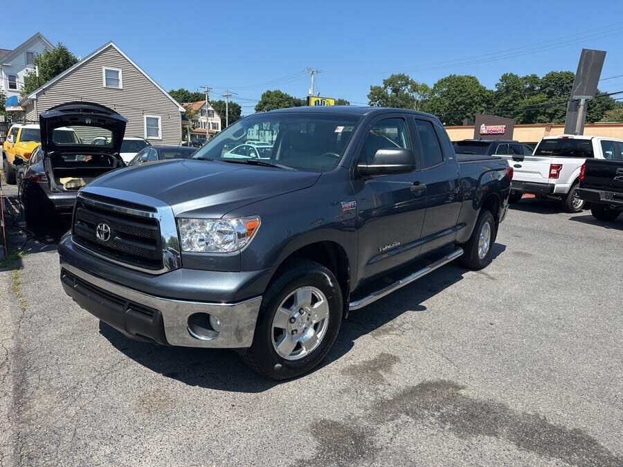 2010 TOYOTA Tundra