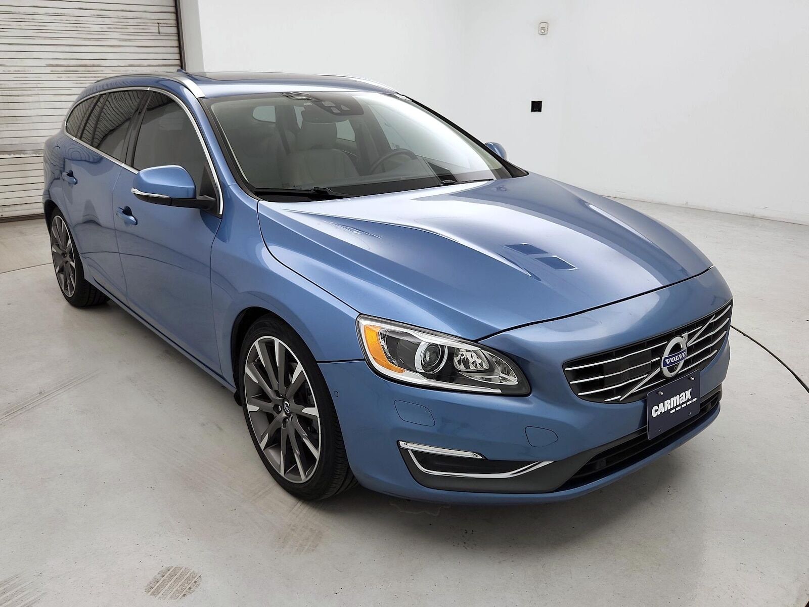 2015 VOLVO V60