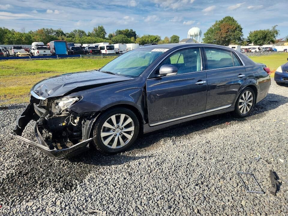 2011 TOYOTA Avalon