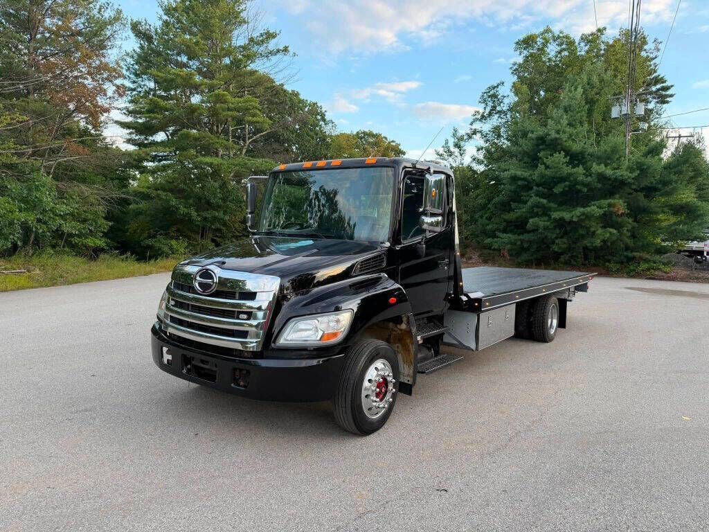2013 HINO Incomplete Vehicle