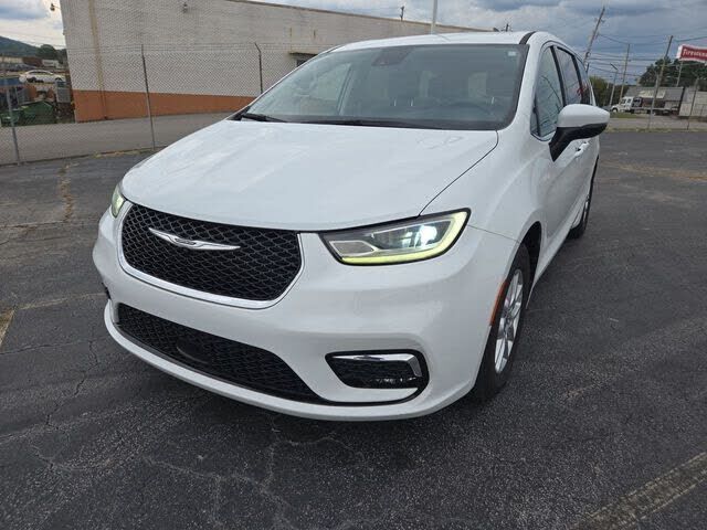 2023 CHRYSLER Pacifica