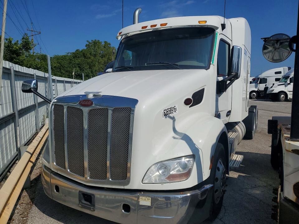 2017 PETERBILT 579