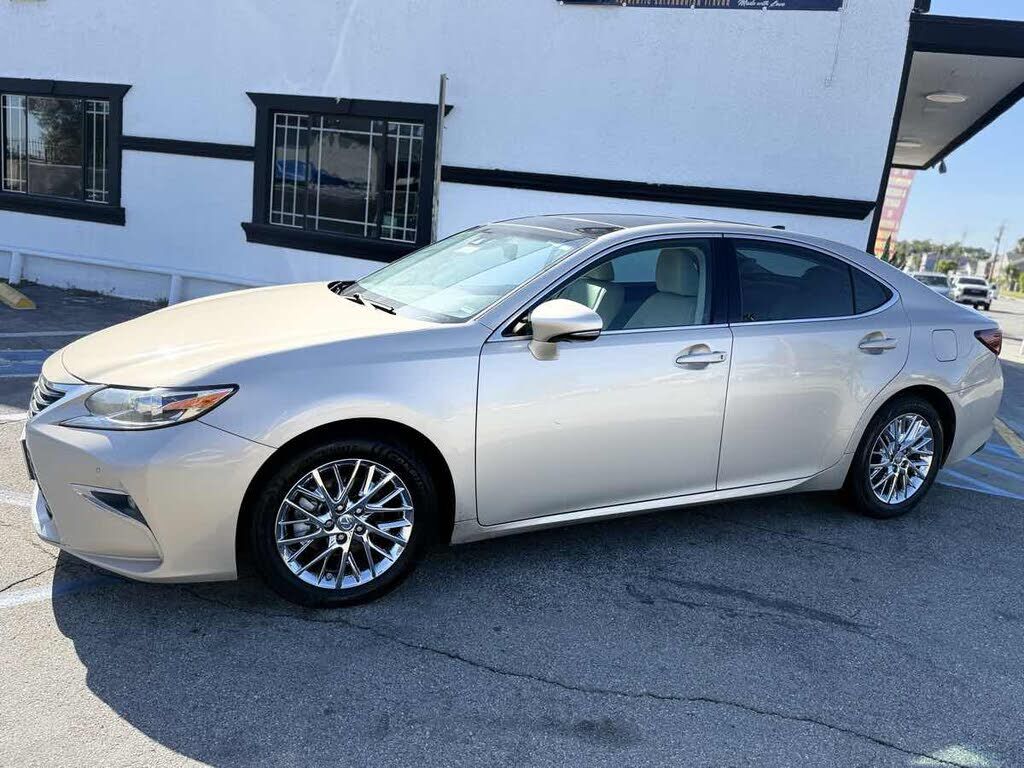2017 Lexus ES