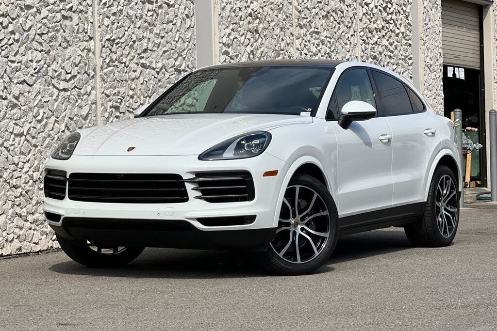 2023 PORSCHE Cayenne