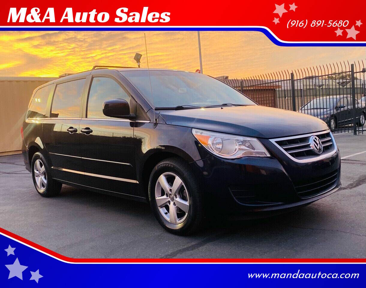 2011 VOLKSWAGEN Routan