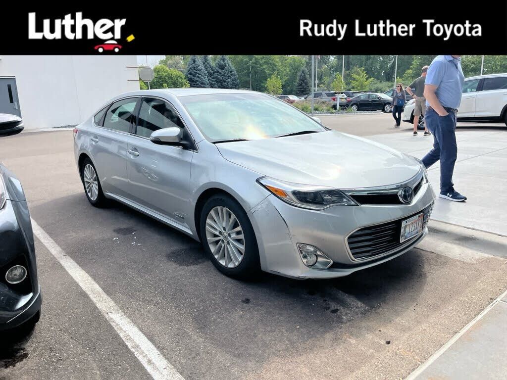2013 TOYOTA Avalon