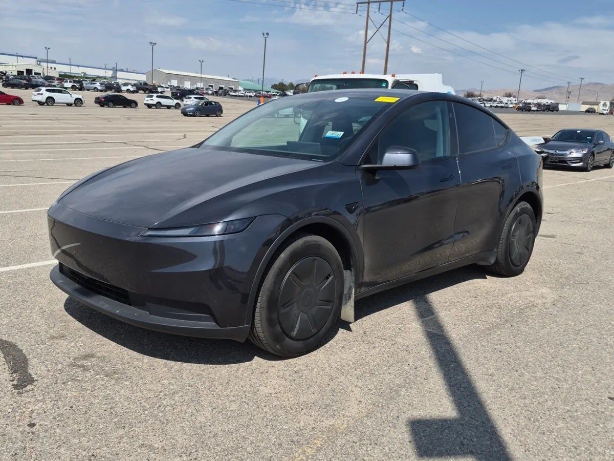 2026 TESLA Model Y