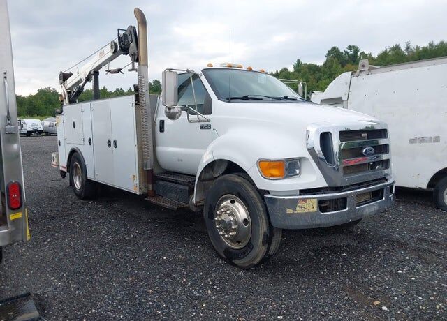 2013 FORD F-750