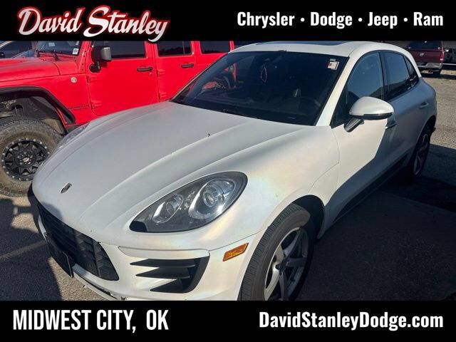 2017 PORSCHE Macan