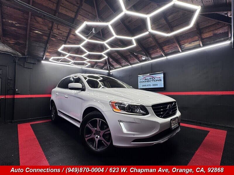 2015 VOLVO XC60