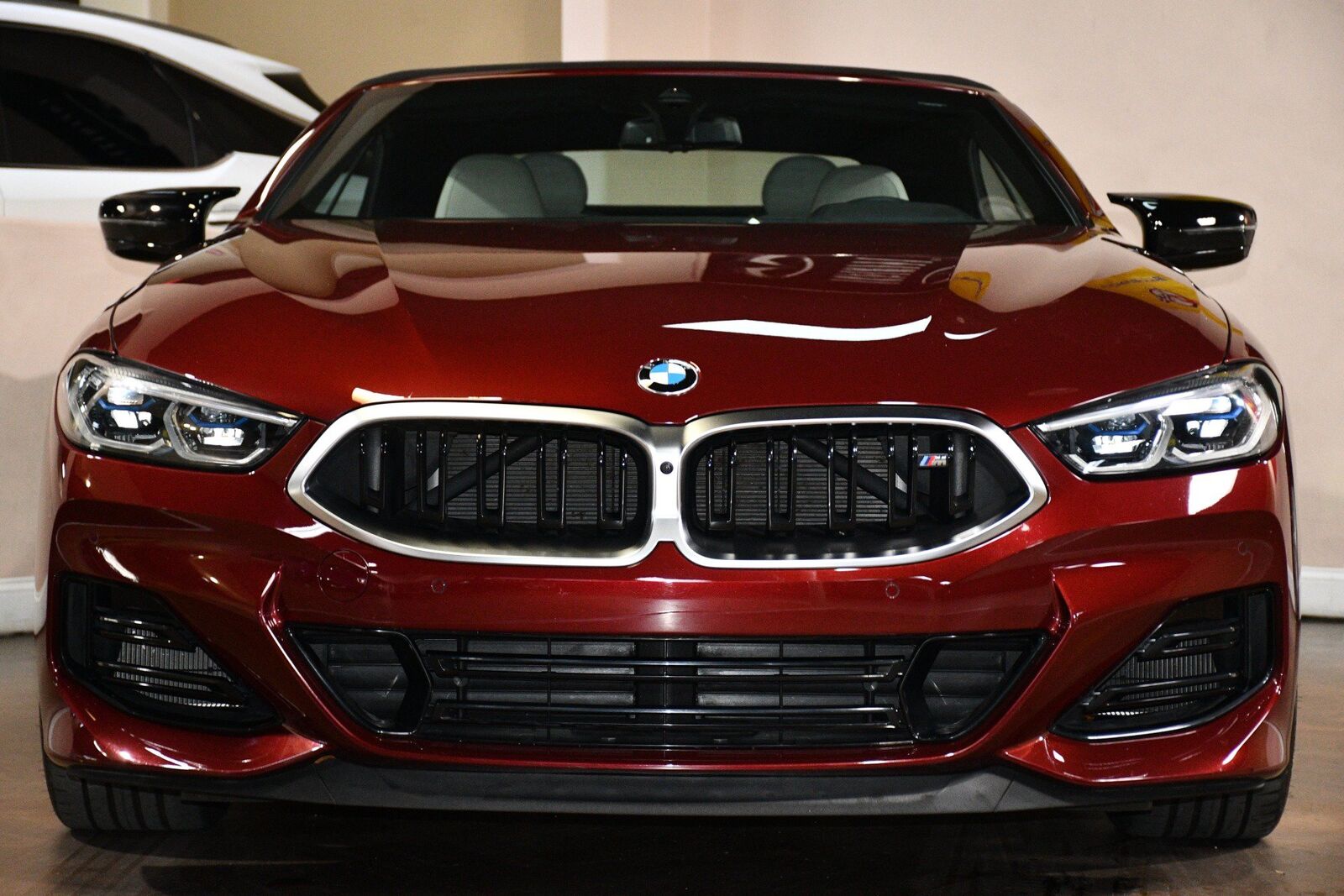 2023 BMW M8