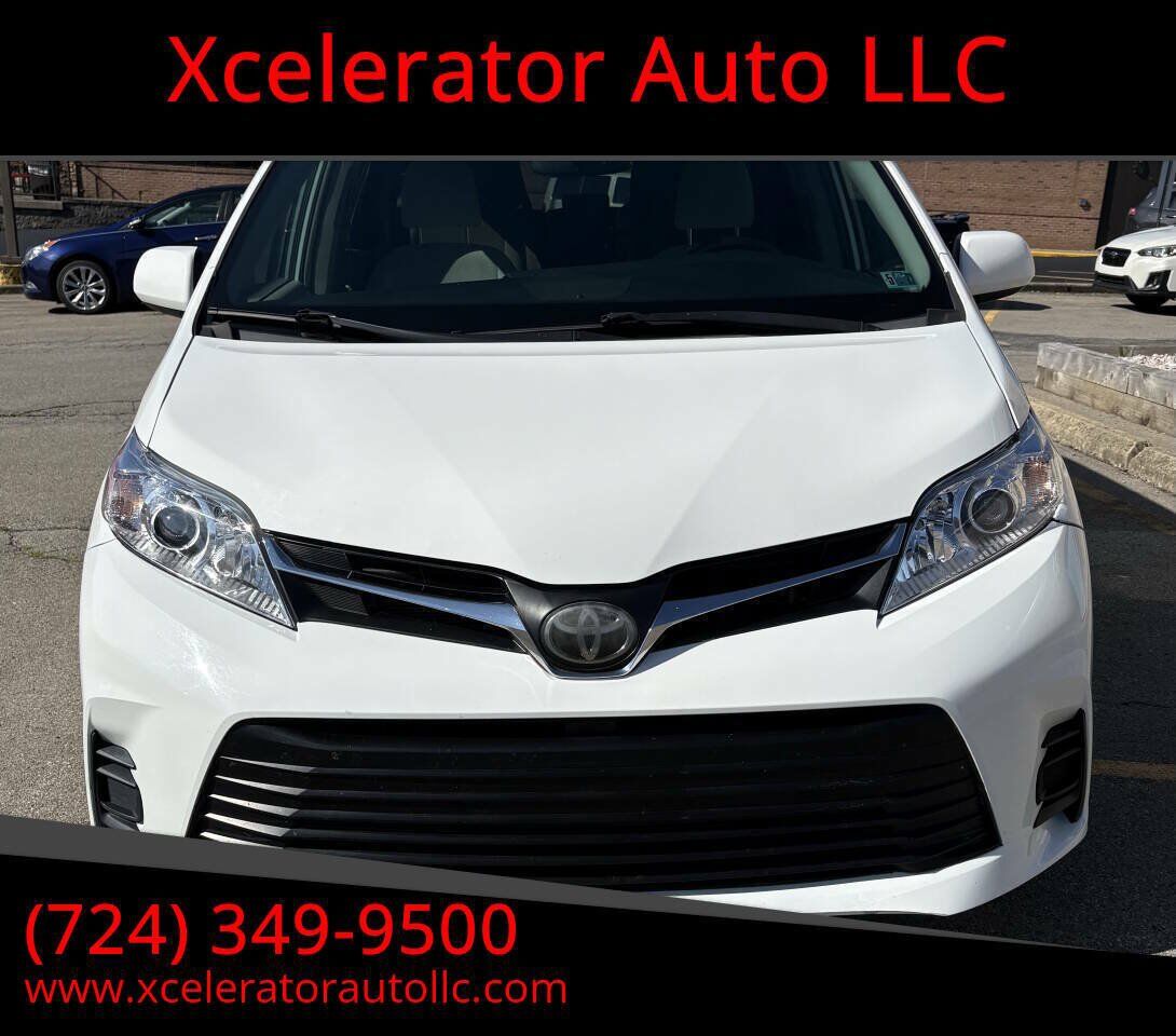 2019 TOYOTA Sienna