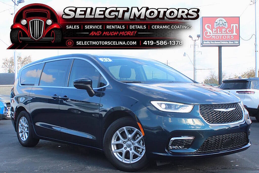 2023 CHRYSLER Pacifica