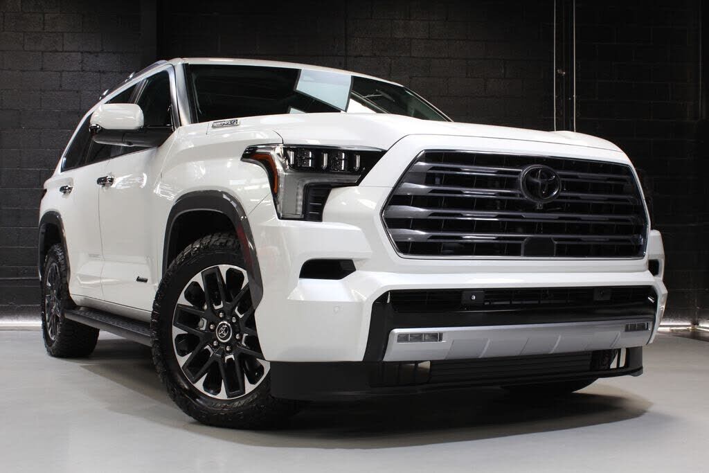2024 TOYOTA Sequoia