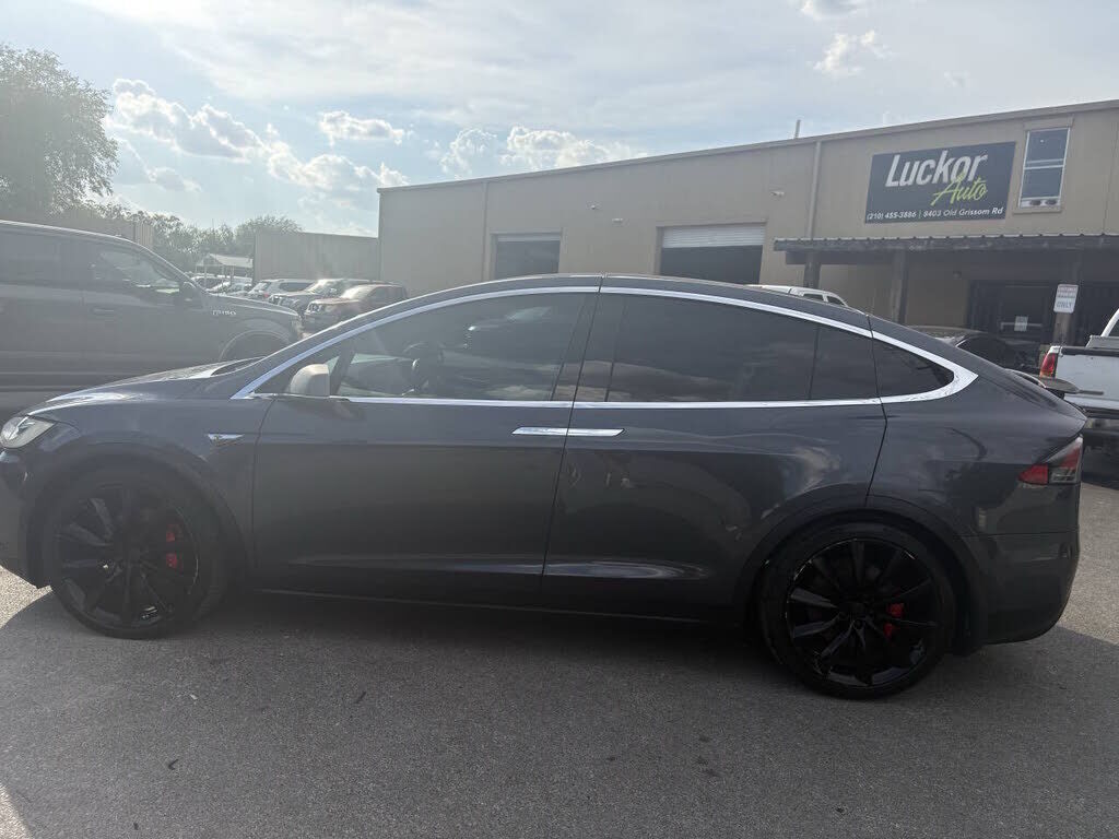 2016 TESLA Model X