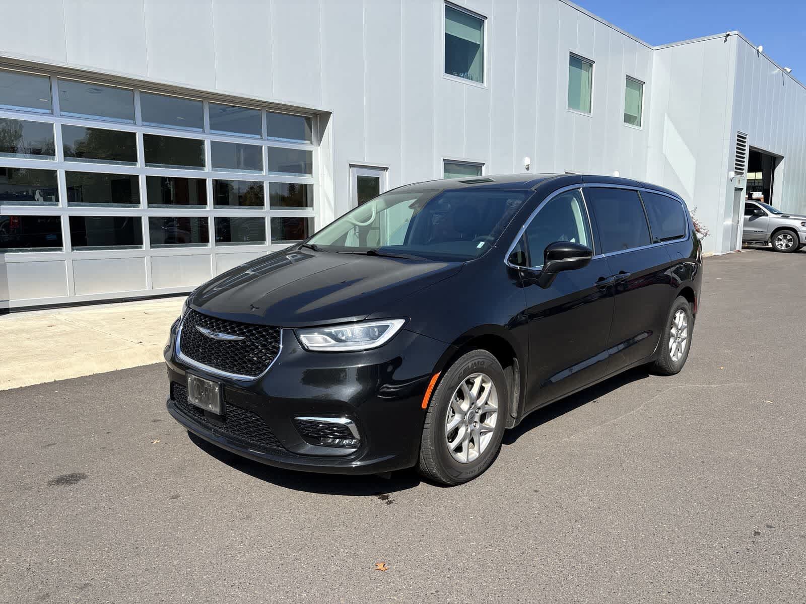 2023 CHRYSLER Pacifica