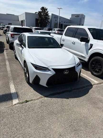 2021 Lexus IS