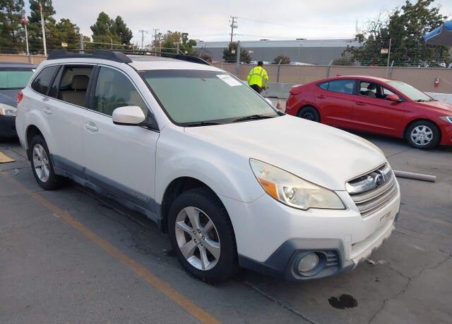 2013 SUBARU Outback