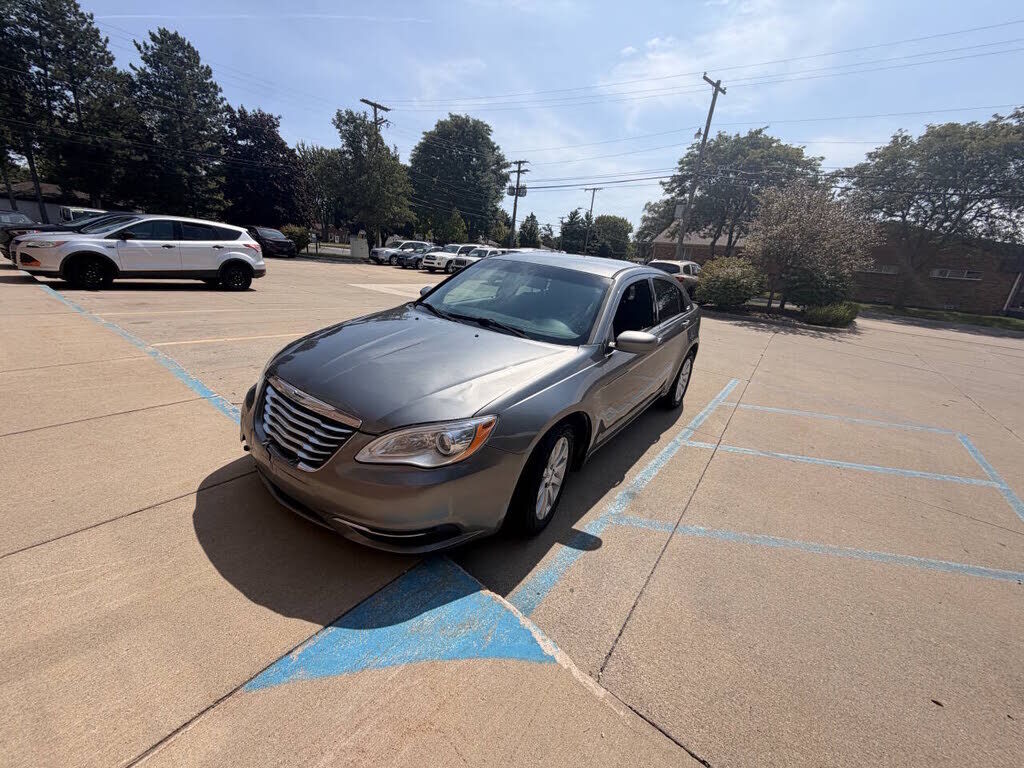 2013 CHRYSLER 200