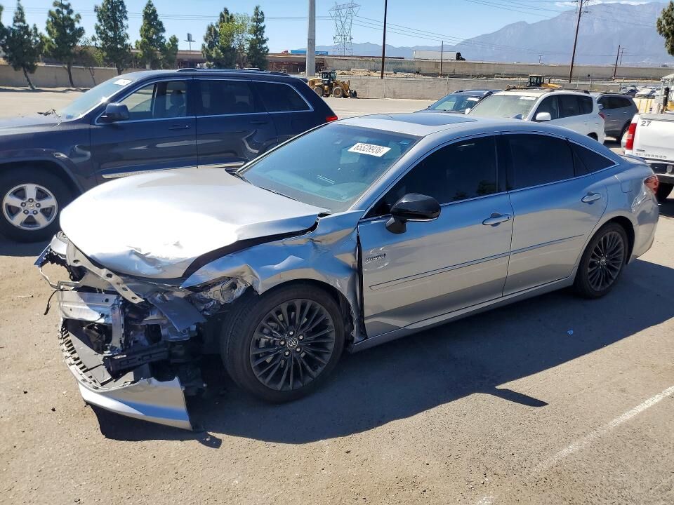 2020 TOYOTA Avalon