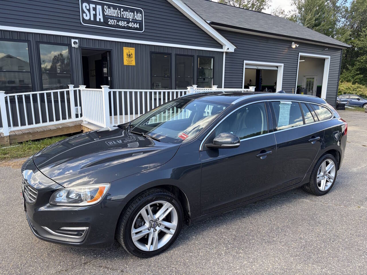 2015 VOLVO V60