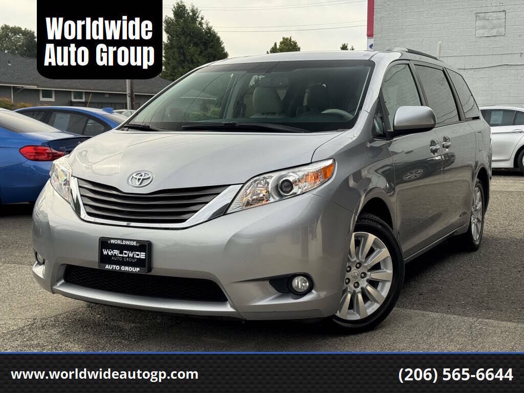 2013 TOYOTA Sienna