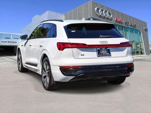 2024 Audi Q8
