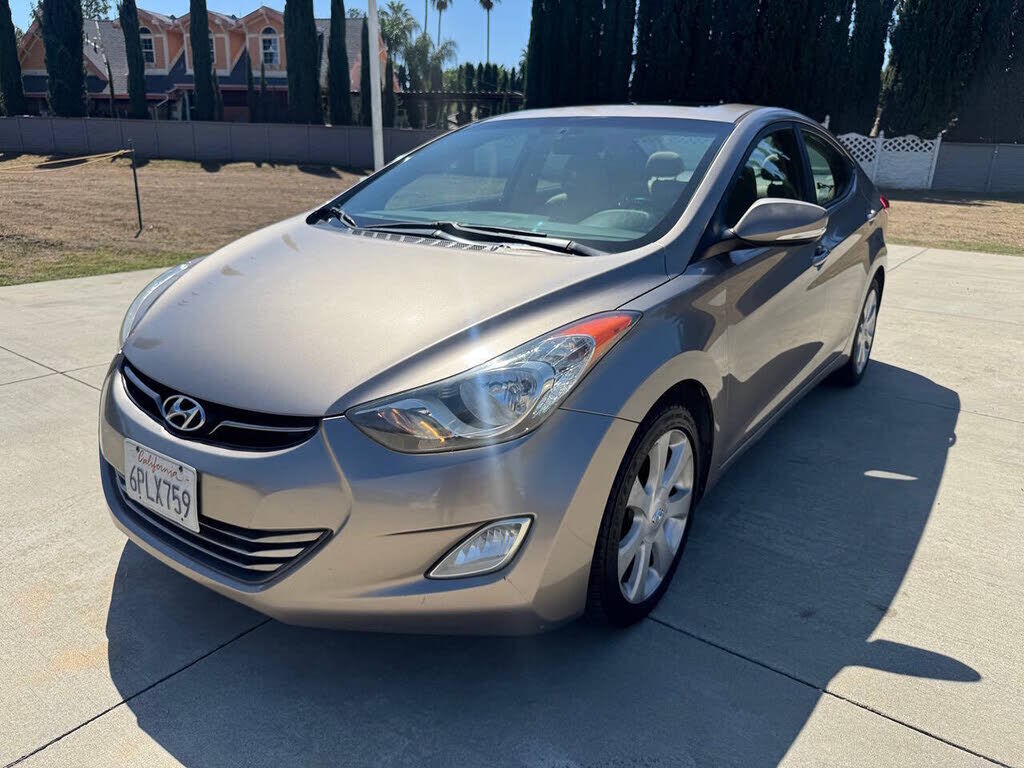 2011 HYUNDAI Elantra