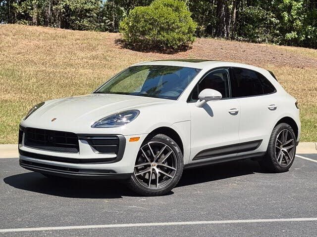 2024 PORSCHE Macan