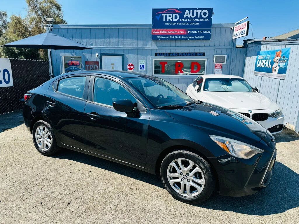 2017 TOYOTA Yaris