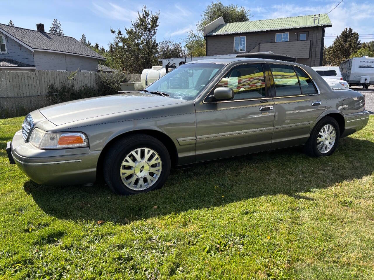 2003 FORD Crown Victoria